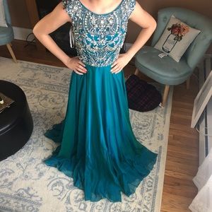Sherri Hill prom dress